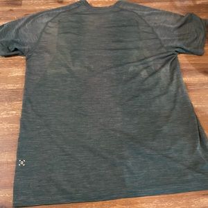 Mens lululemon metal tech green Large